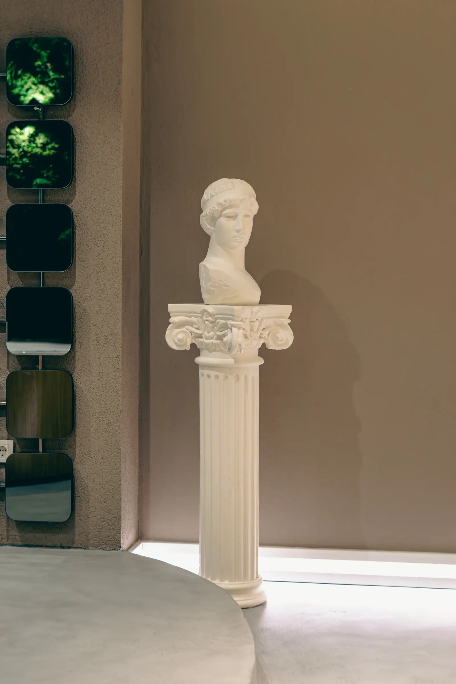 Entrance with bust and column detail — Tepekent Villa, Büyükçekmece, Istanbul